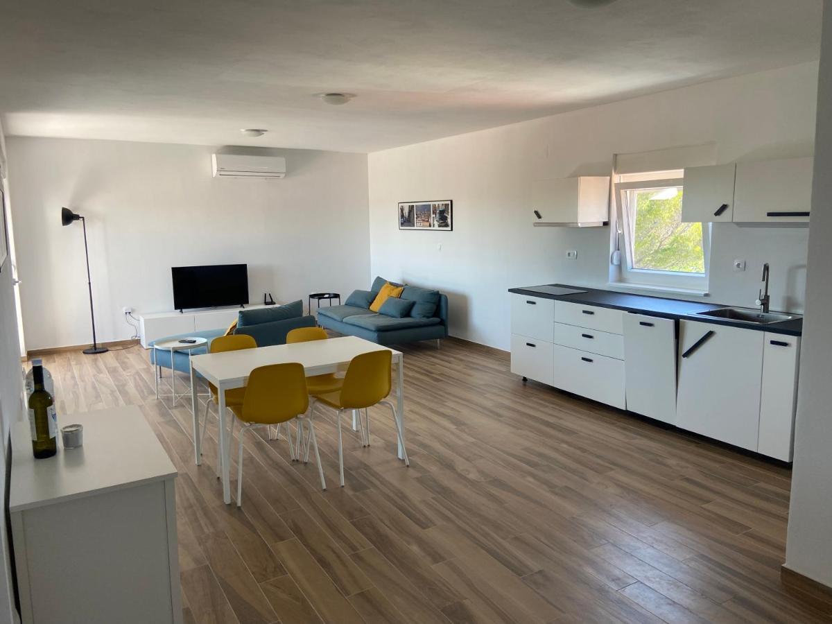 Daniela Family Apartment - Top Floor - New & Quite Location - Great Sea & Island View Vir Eksteriør bilde