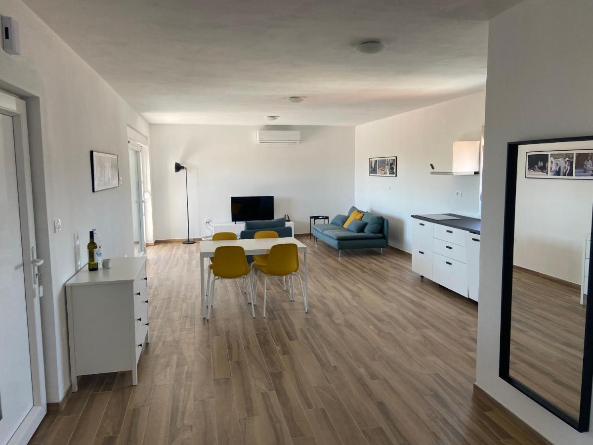 Daniela Family Apartment - Top Floor - New & Quite Location - Great Sea & Island View Vir Eksteriør bilde